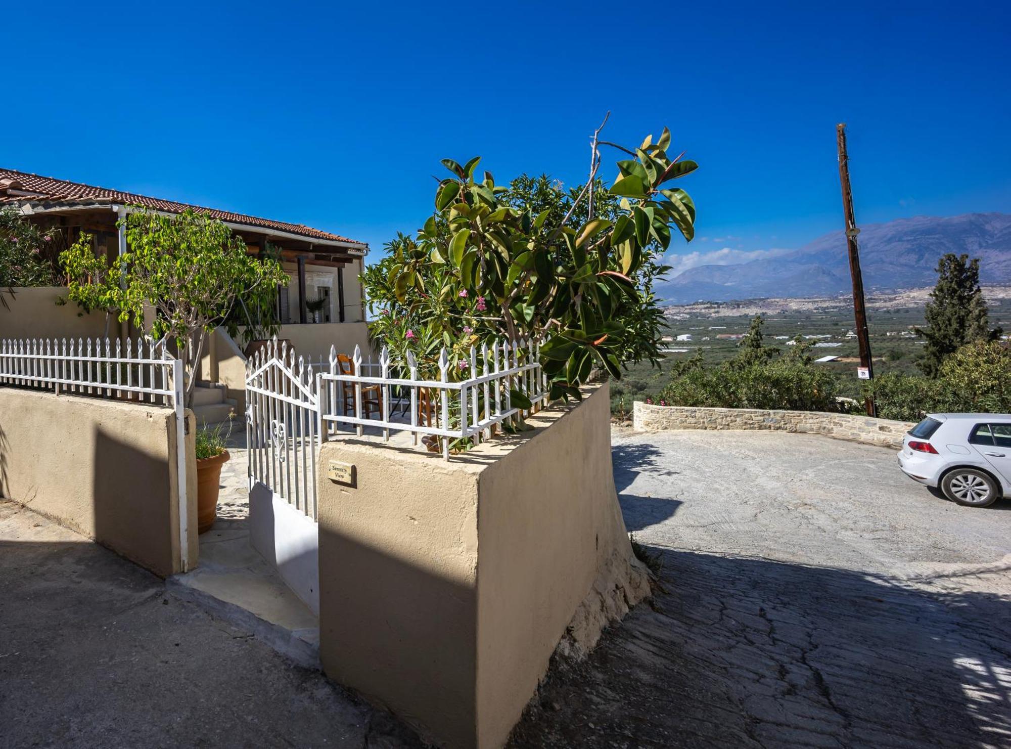 Serenity View - Traditional Village Apartment Kouses Екстериор снимка